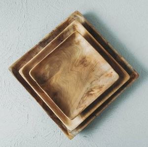 Square wooden plate Tika of teak root 20 x 20 x 1,5 cms