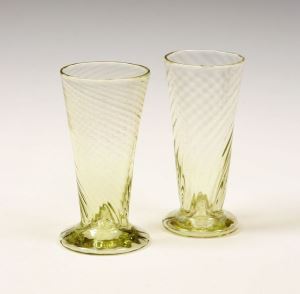 Bohemian green forest glass goblet 12 cms ARTURE