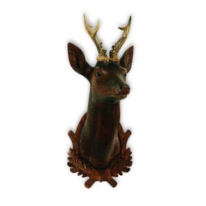Engraved roe buck head in life-size