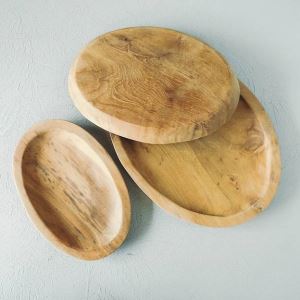 Dřevěný oválný talíř Tika ARTURE z kořene týku 30 x 20 x 3 cm
