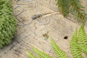 Antler heart necklace ARTURE 11 mm with green crystals
